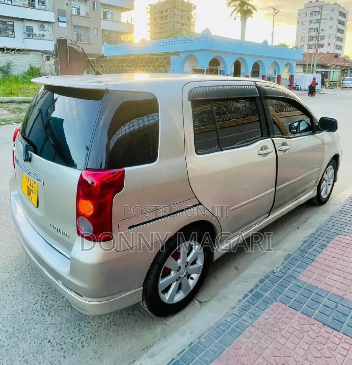 Toyota Raum 2005 Silver