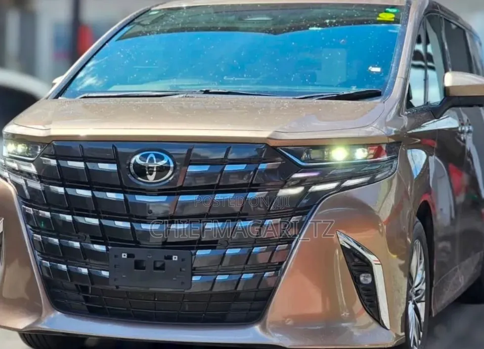 Toyota Alphard 2024 Beige