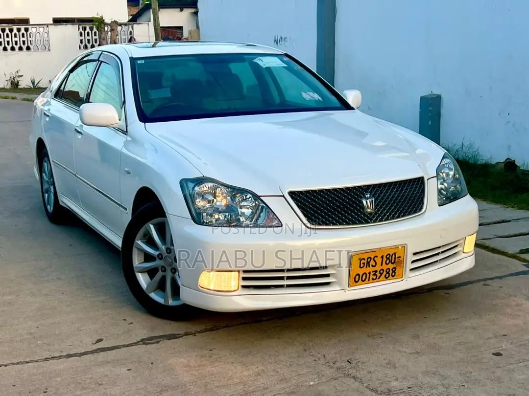 Toyota Crown Royale 2005 White