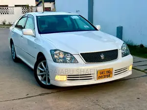 Toyota Crown Royale 2005 White