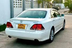Toyota Crown Royale 2005 White