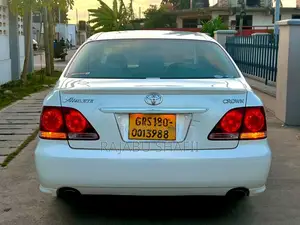 Toyota Crown Royale 2005 White