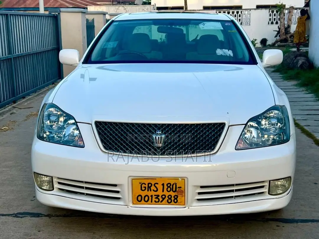Toyota Crown Royale 2005 White
