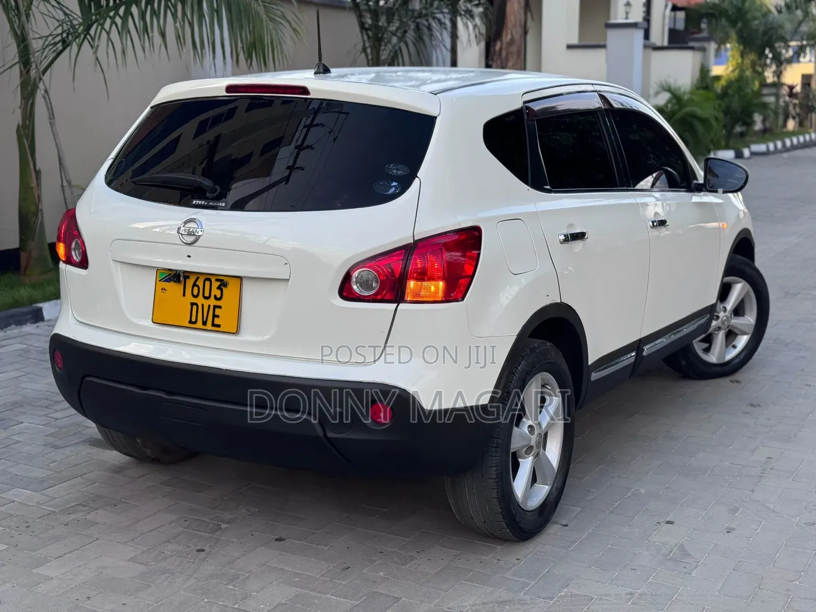 Nissan Dualis 2011 White