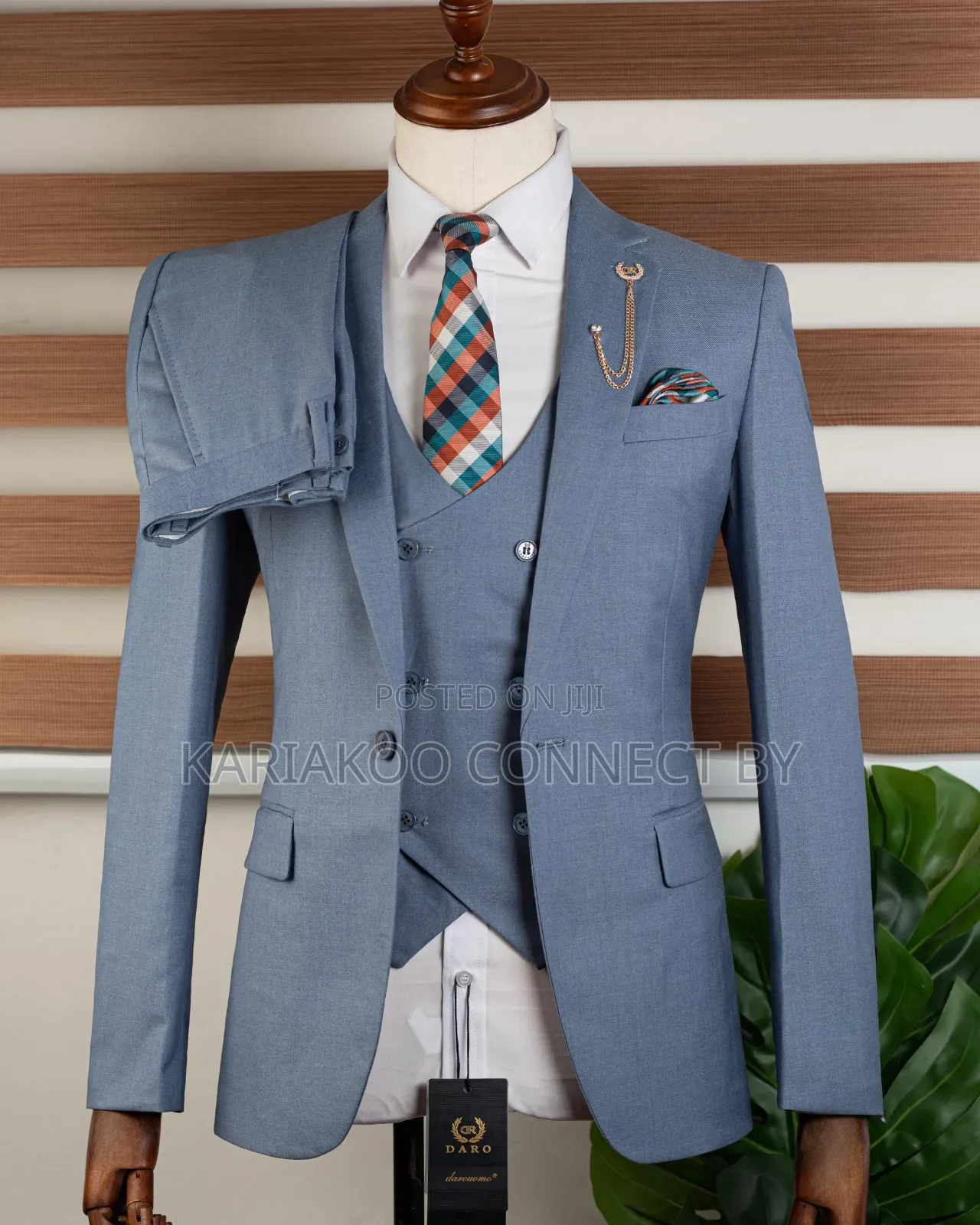Suti Ya Kifahari Ya Bwana Harusi Na Ofisini