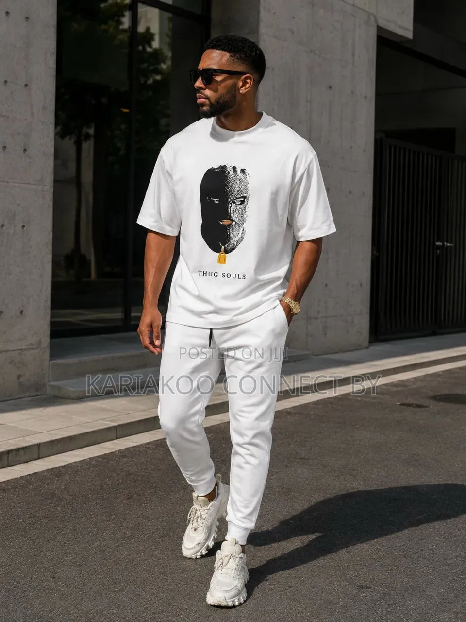 Seti Ya T-Shirt Na Suruali Ya Kiume