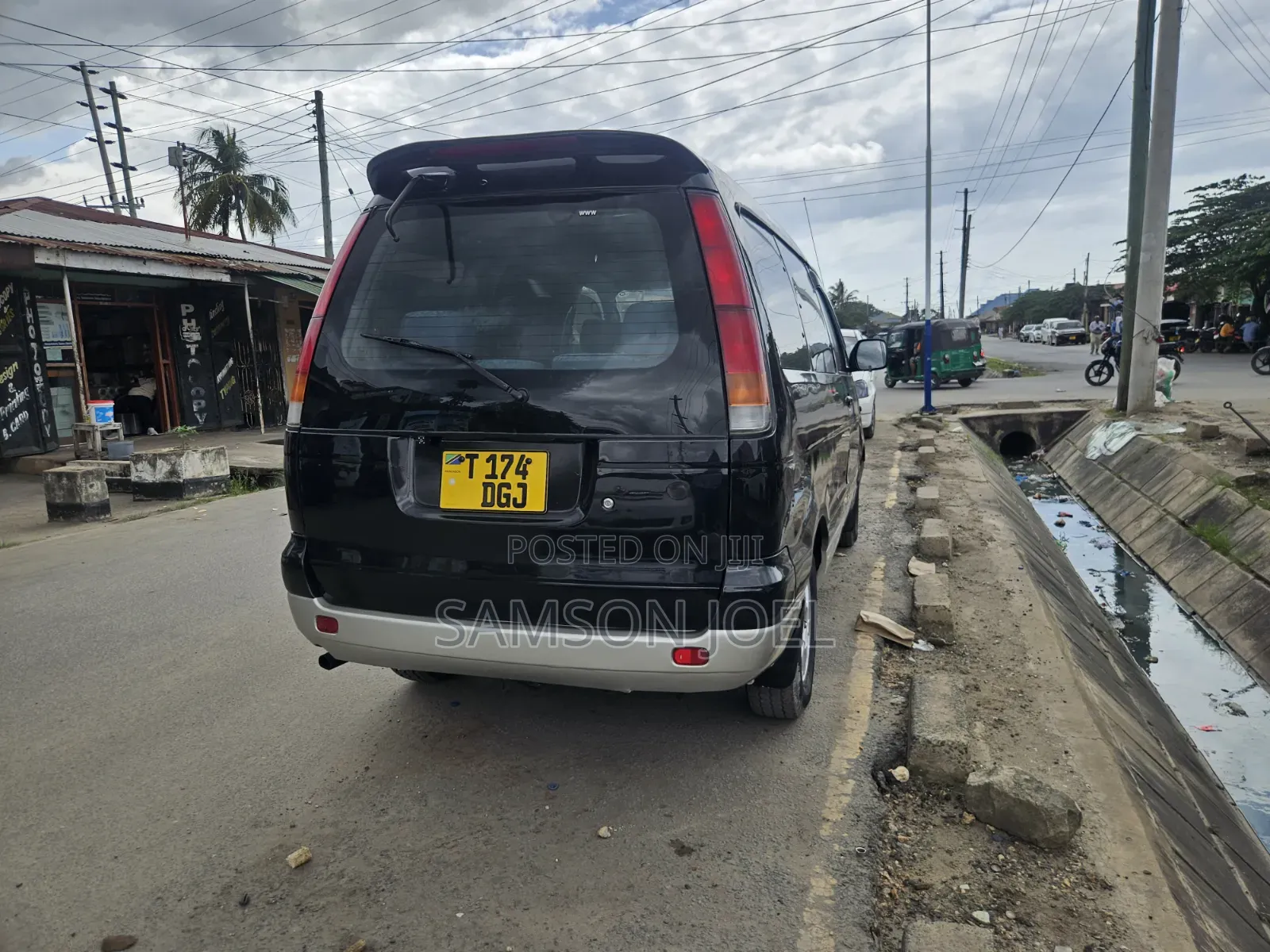 Toyota Noah 2002 Black