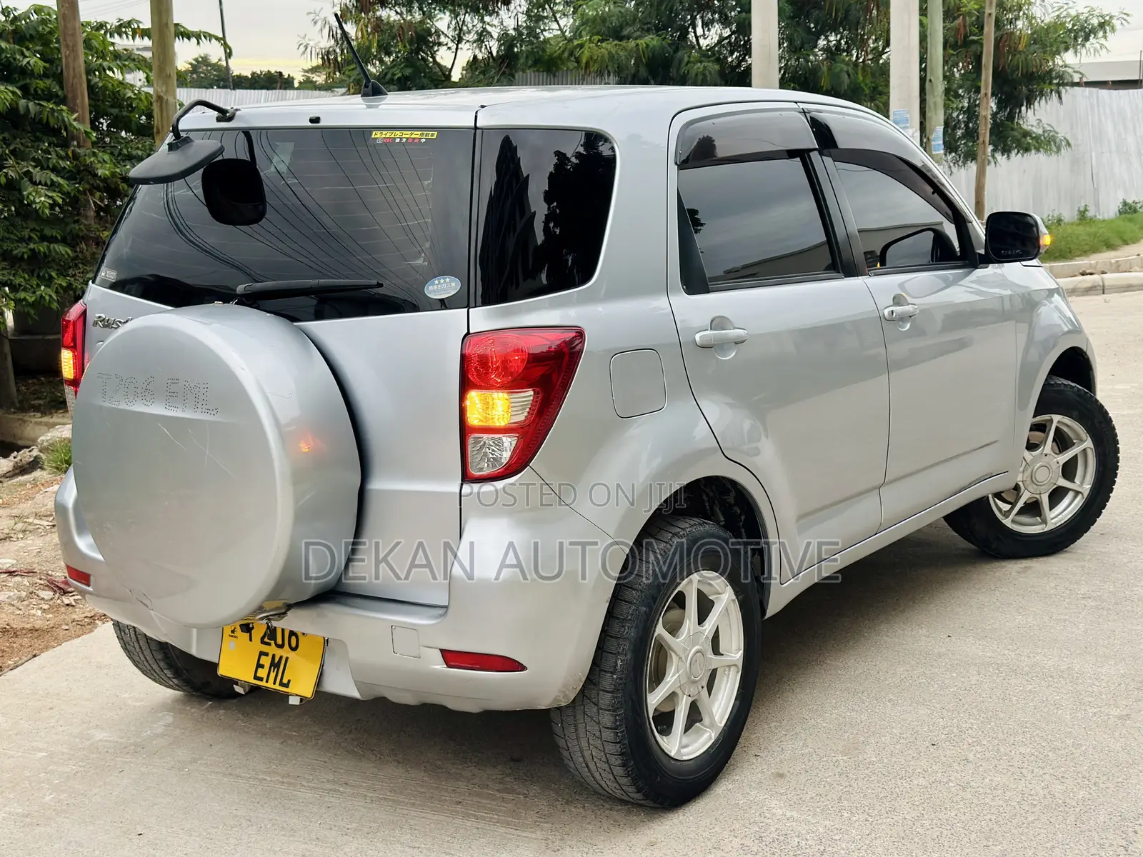 Toyota Rush 1.5 RWD 2010 Silver