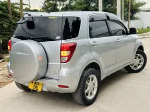 Toyota Rush 1.5 RWD 2010 Silver
