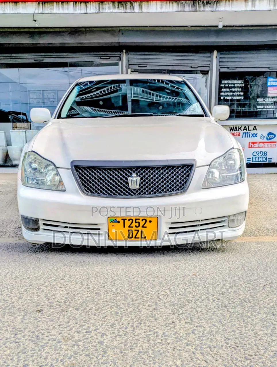 Toyota Crown 2006 White