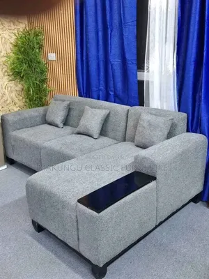 Lshaped Ya Rangi Ya Grey Ina Seats Ya Watu Wanne