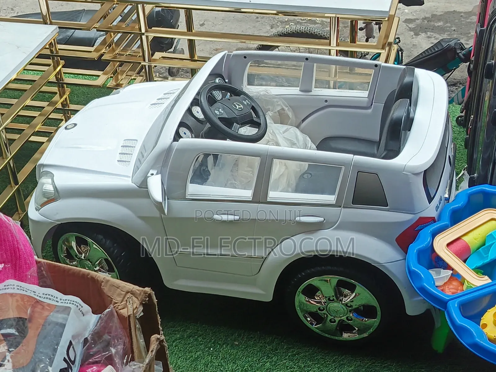 Electric Rollplay 6-Volt Mercedes-Benz Gl450 Ride-on Toy for Children