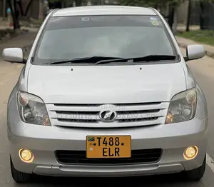 Toyota IST 2006 Silver
