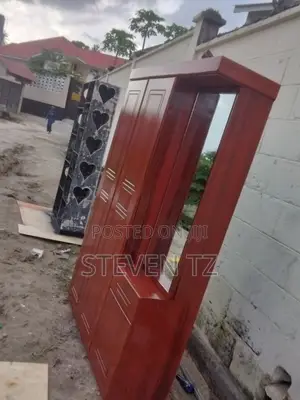 Kabati La Nguo Milango Mitatu