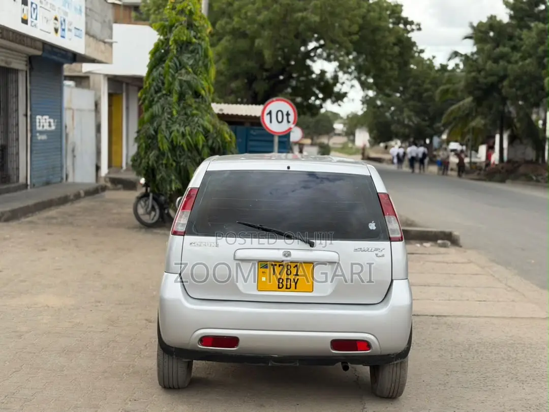 Suzuki Swift 2002 Silver