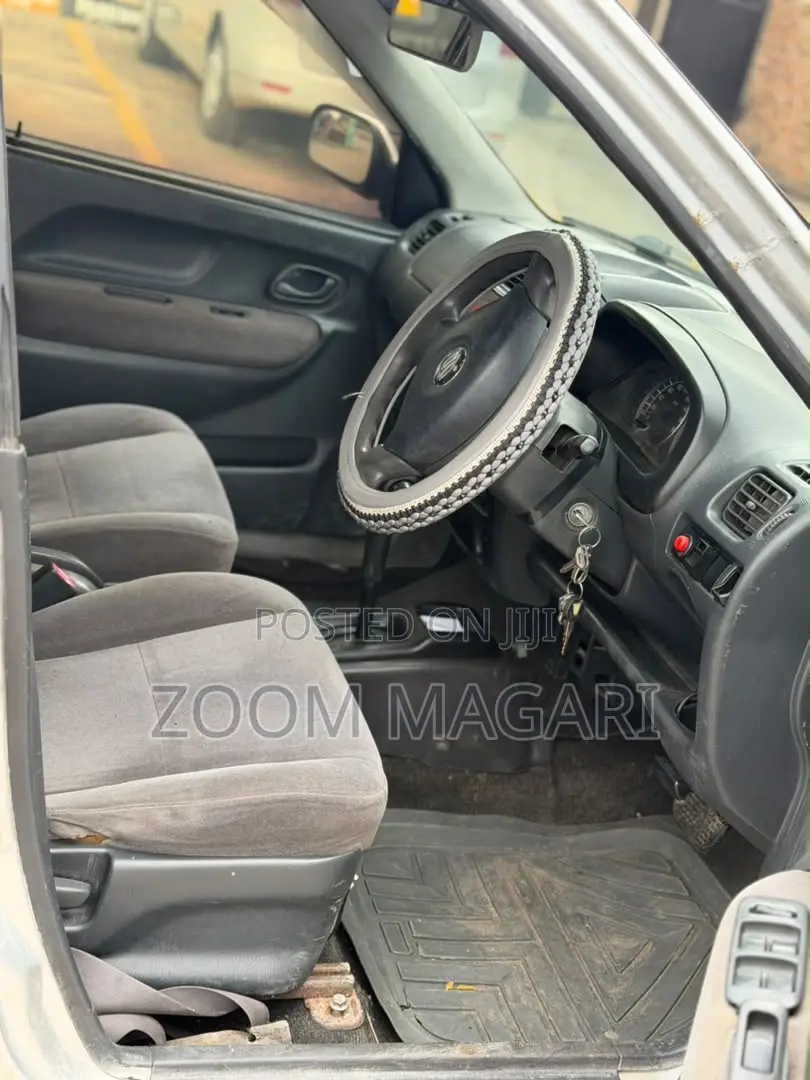 Suzuki Swift 2002 Silver
