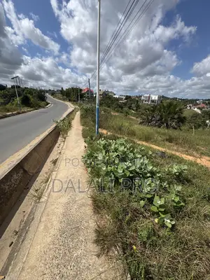 Kiwanja Kinauzwa Chekechea Kigamboni