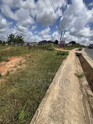Kiwanja Kinauzwa Chekechea Kigamboni