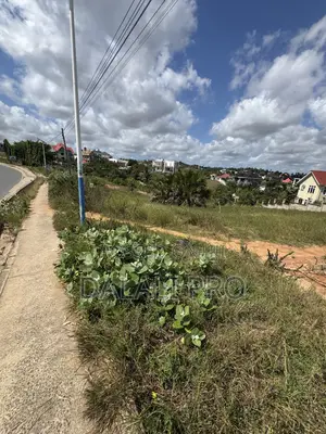 Kiwanja Kinauzwa Chekechea Kigamboni
