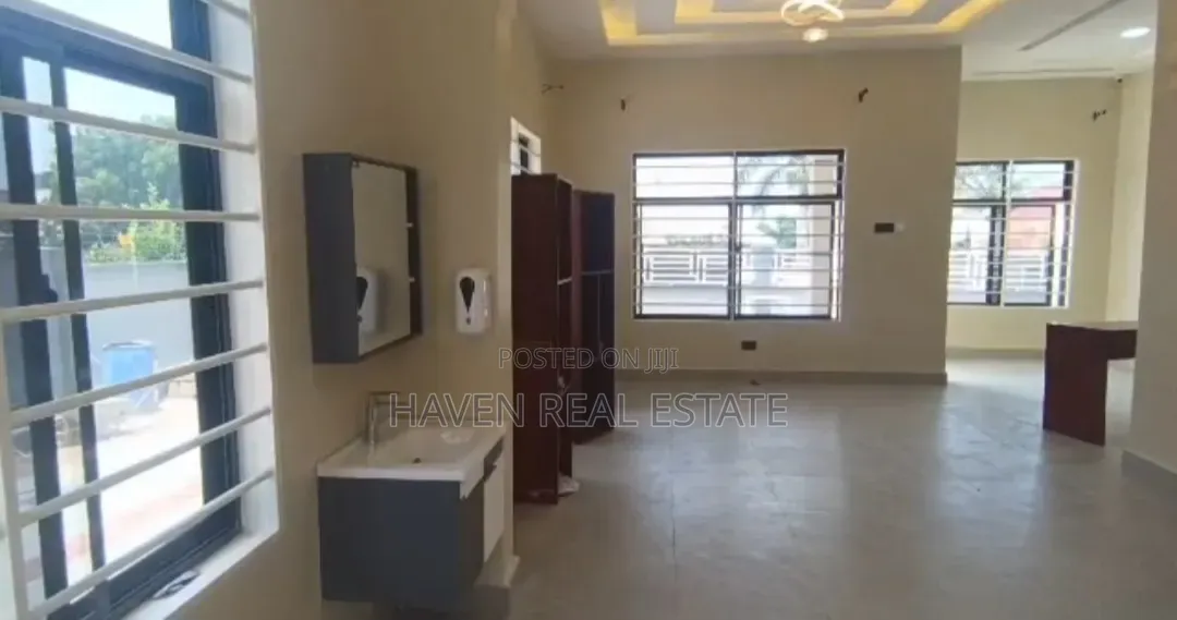 4bdrm Apartment in Msisi for sale