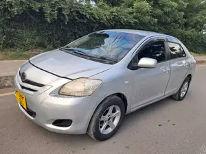 Toyota Belta 2005 Silver