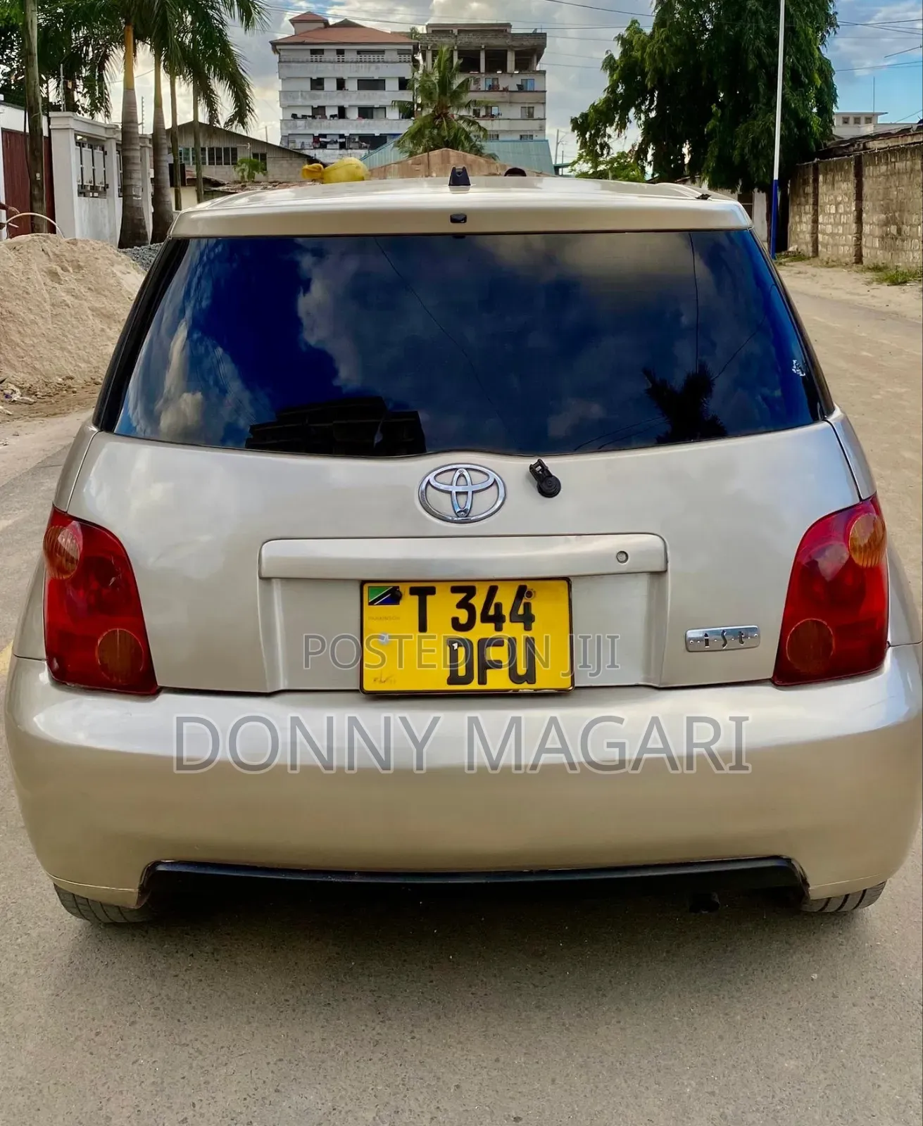Toyota IST 2004 Gold