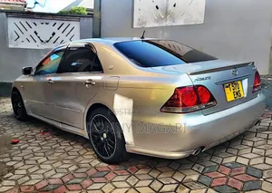 Toyota Crown Royale 2005 Silver