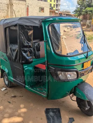 Bajaj Avenger 220 Cruise 2025 Blue
