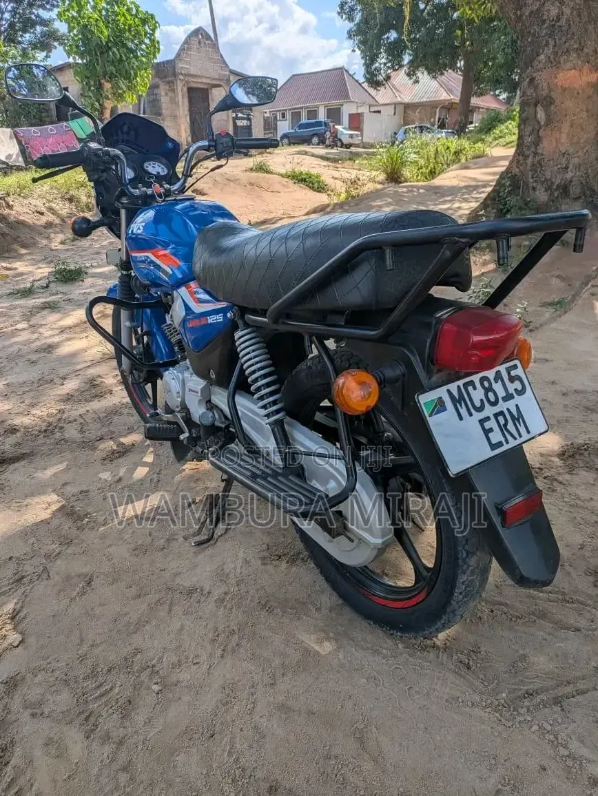 TVS HLX 125 2025 Blue