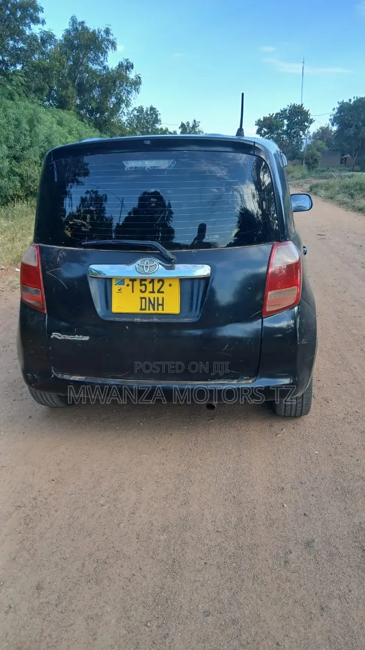 Toyota Ractis 2007 Black