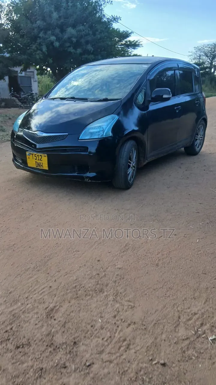 Toyota Ractis 2007 Black
