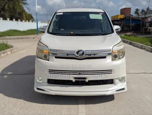 Toyota Voxy 2007 White