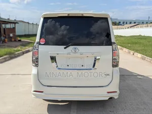 Toyota Voxy 2007 White