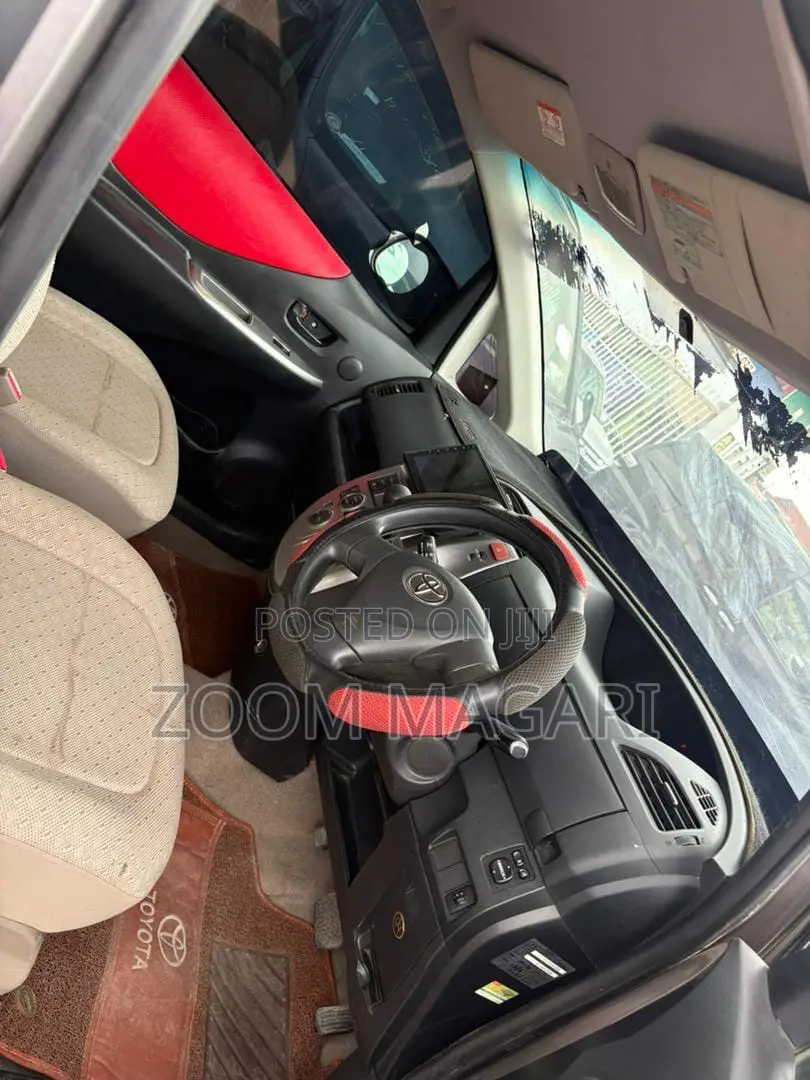 Toyota Ractis 2007 Gray