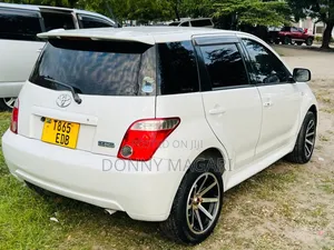 Toyota IST 2005 White