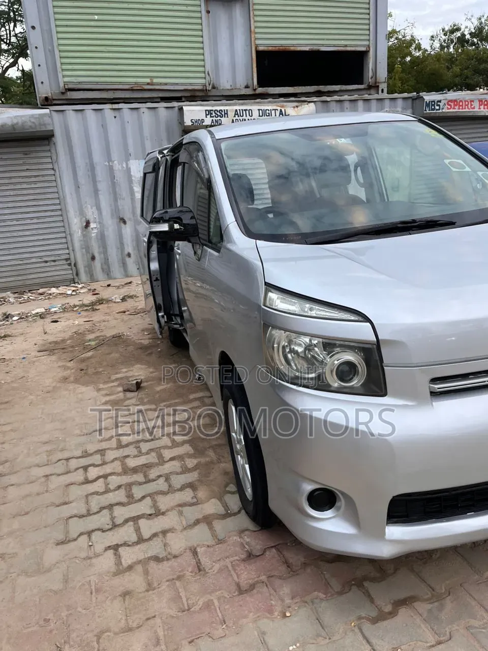 Toyota Noah 2007 Silver