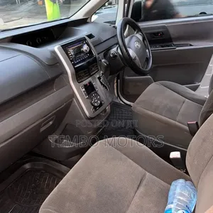 Toyota Noah 2007 Silver