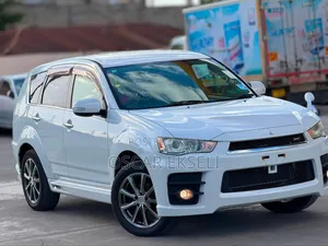 Mitsubishi Outlander 2011 White