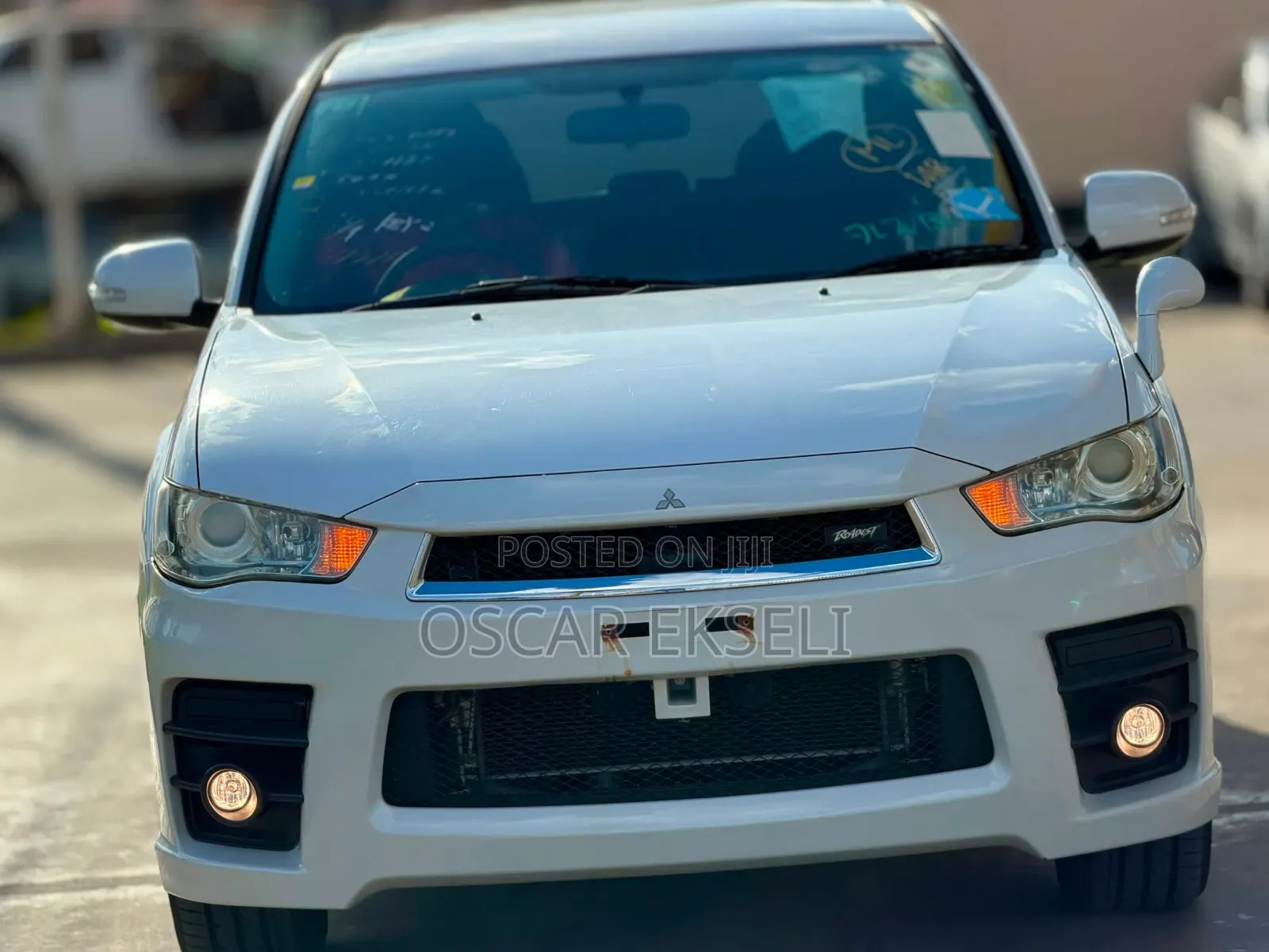 Mitsubishi Outlander 2011 White