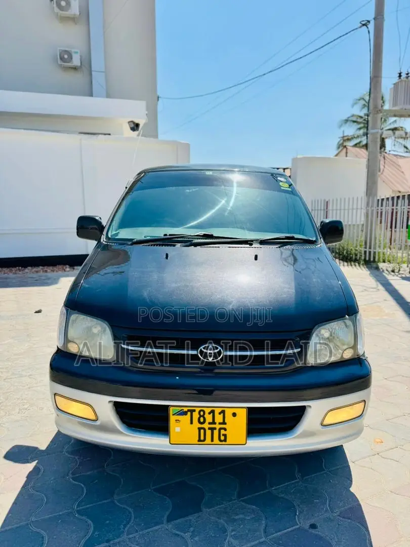 Toyota Noah 2.0 AWD (8 Seater) 2003 Black