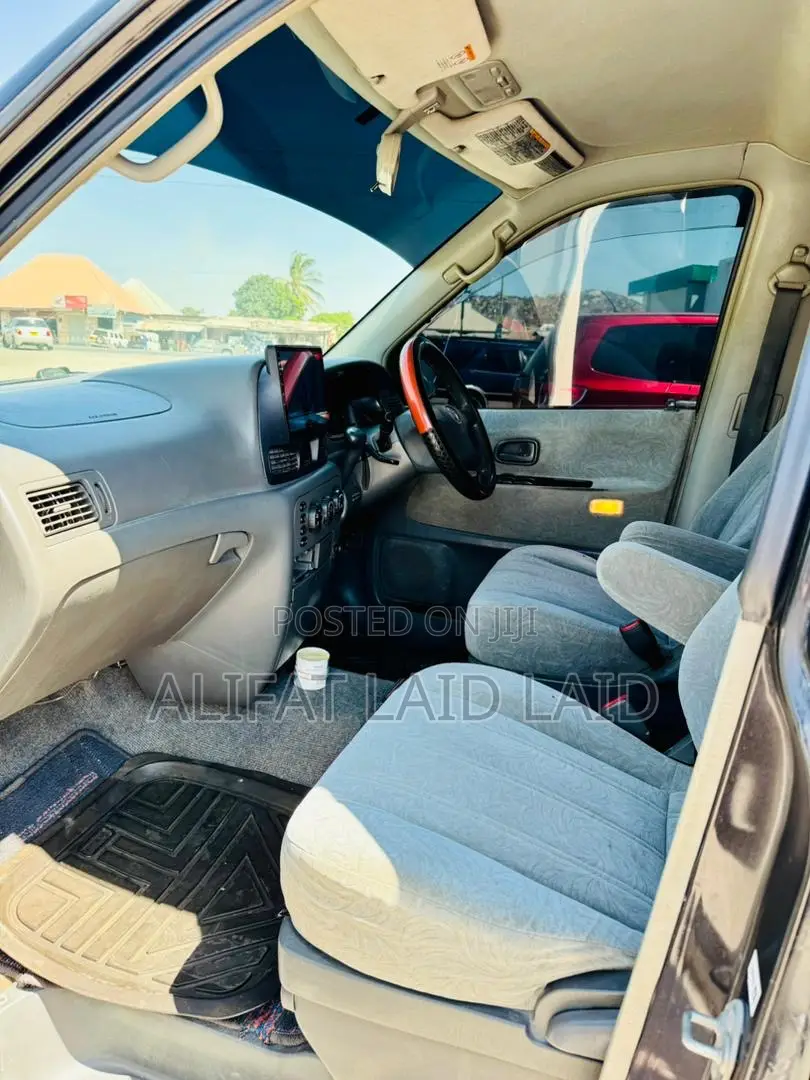 Toyota Noah 2.0 AWD (8 Seater) 2003 Black