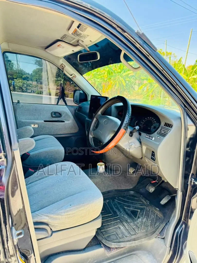 Toyota Noah 2.0 AWD (8 Seater) 2003 Black