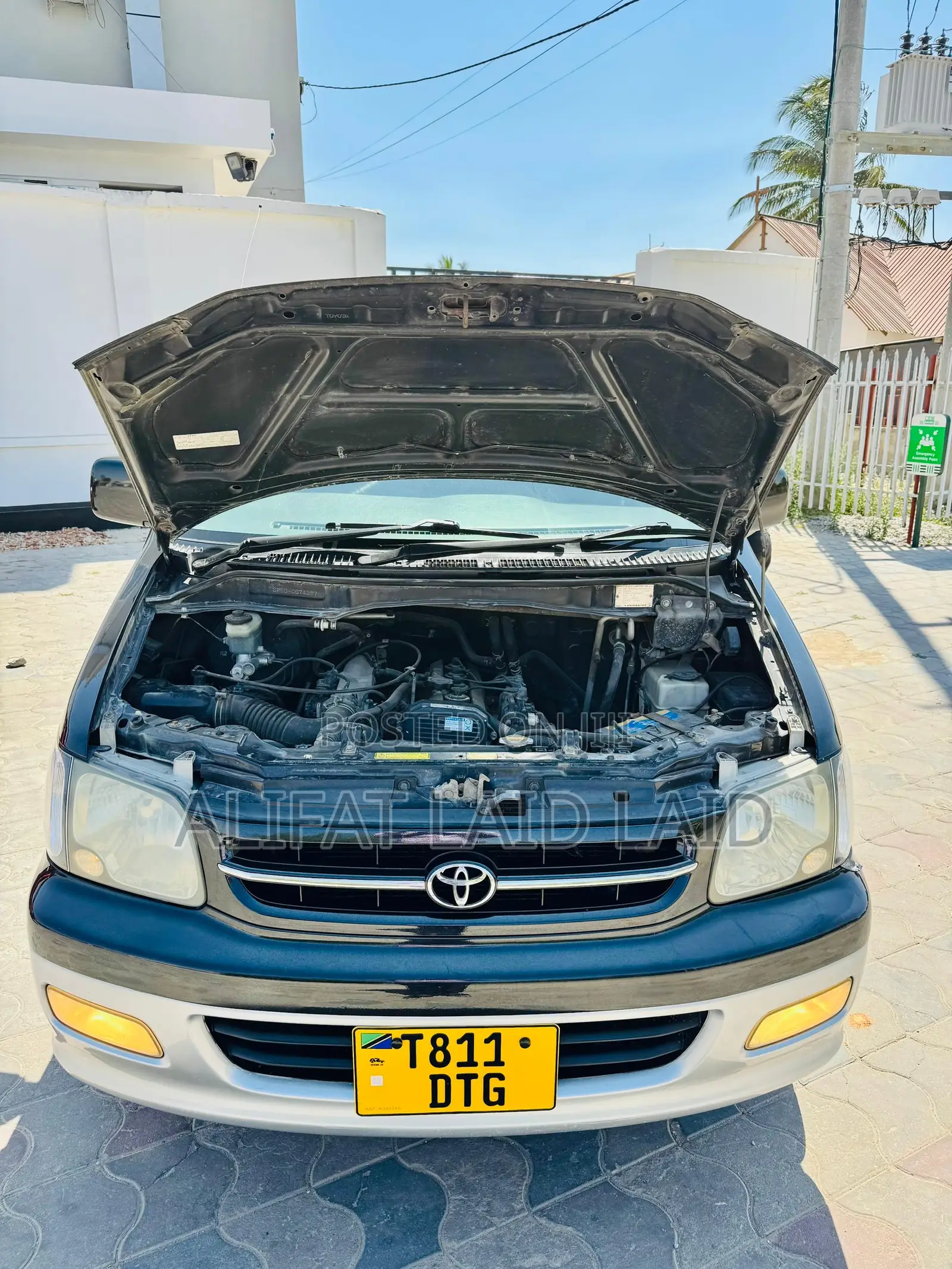 Toyota Noah 2.0 AWD (8 Seater) 2003 Black