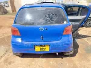 Toyota Vitz 1.0 FWD 5dr 2004 Blue