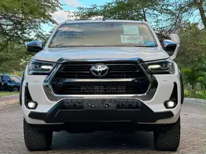 Toyota Hilux Revo Double Cab Deisel 2.4 RWD 2022 White