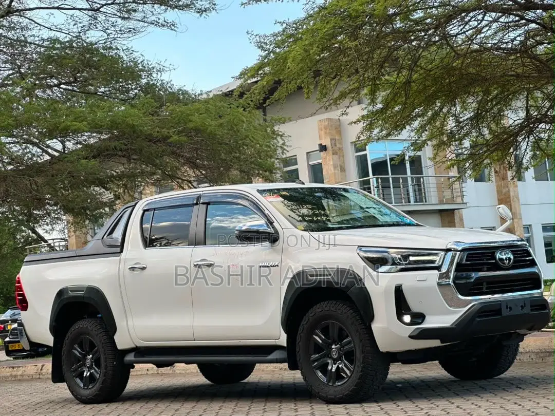 Toyota Hilux Revo Double Cab Deisel 2.4 RWD 2022 White