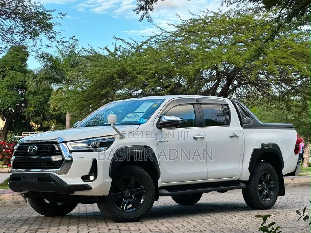 Toyota Hilux Revo Double Cab Deisel 2.4 RWD 2022 White
