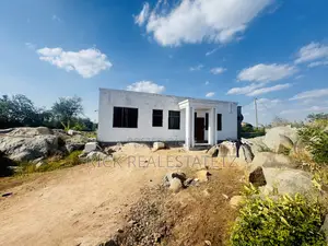2bdrm House in Mkolani for sale