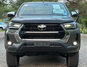 Toyota Hilux Revo Double Cab Deisel 2.4 AWD 2022 Beige