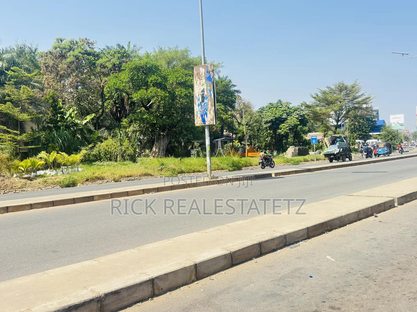 Kiwanja Kinauzwa Misheni - Mwanza